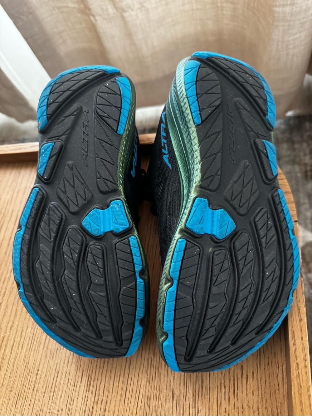 Altra Women’s Sneakers in Black with Teal Accents - Picture 5 of 7
